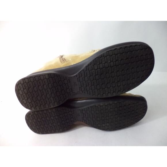 AK ANNE KLEIN Bailee 1 TAN SUEDE LEATHER ZIP LOW HEEL ANKLE BOOT SZ 6M - Picture 6 of 10